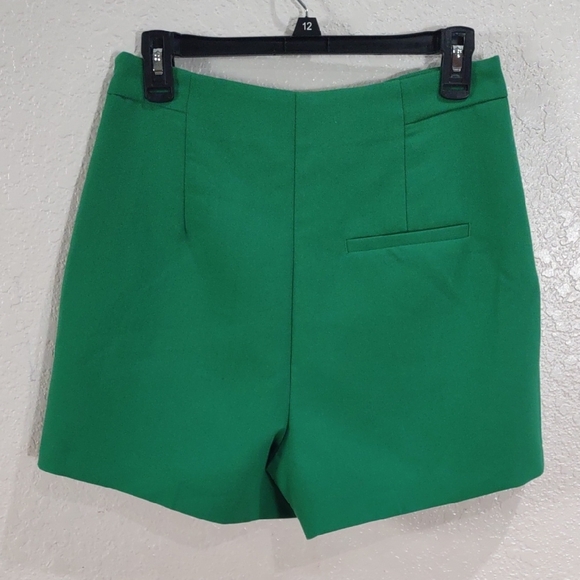 ZARA High Waisted Green Women's Shorts with Button Detail - Picture 5 of 16